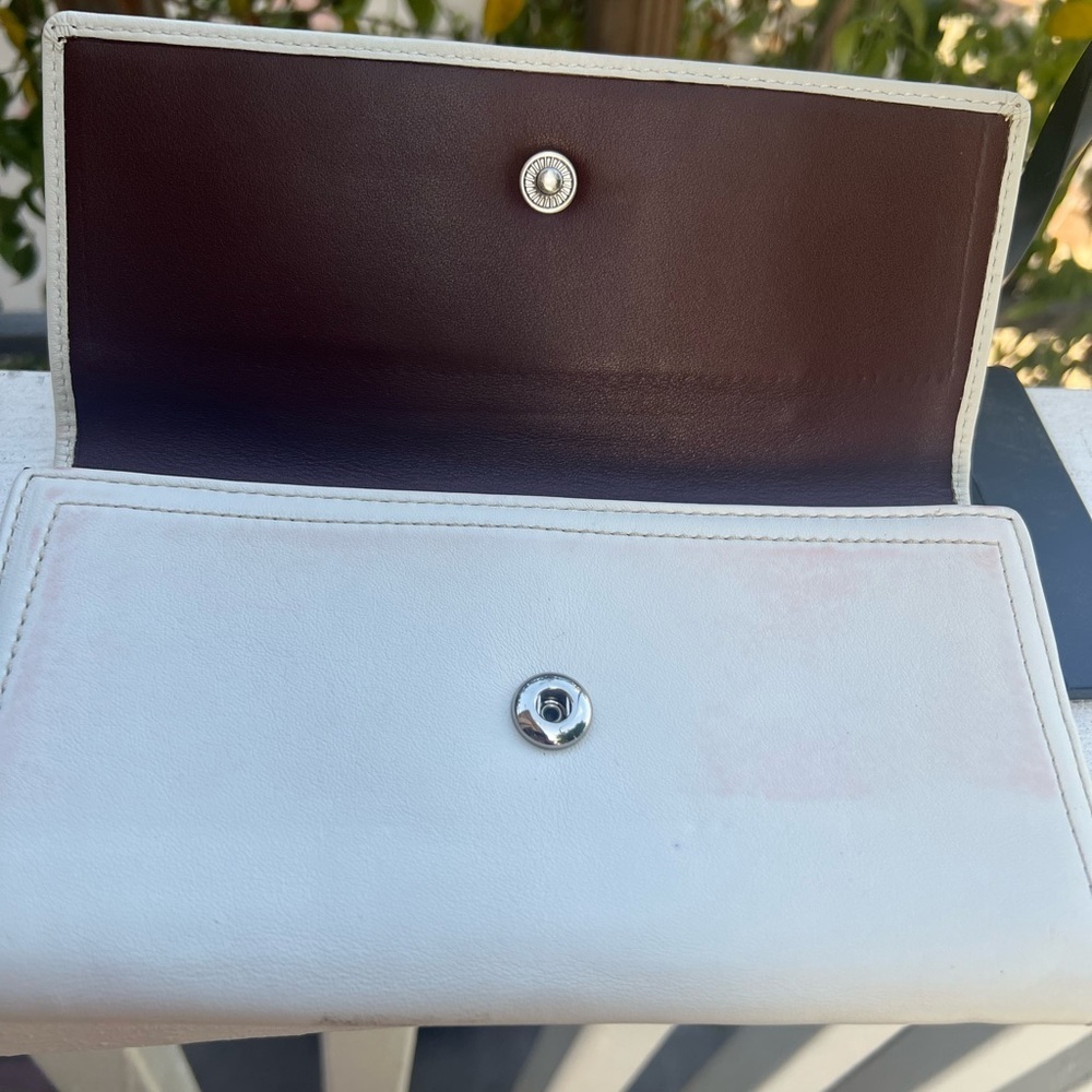 Vintage Coach White Leather Wallet Sophisticated Design Y2K - Picture 5 of 16